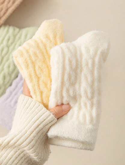 2/4 Pairs Of Women's Floor Socks, Thick, Warm And Fluffy Crew Socks And Ankle Socks For Autumn And Winter, With Random Colors