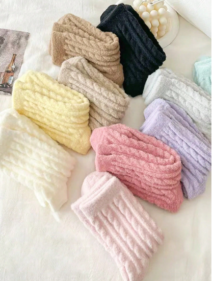 2/4 Pairs Of Women's Floor Socks, Thick, Warm And Fluffy Crew Socks And Ankle Socks For Autumn And Winter, With Random Colors