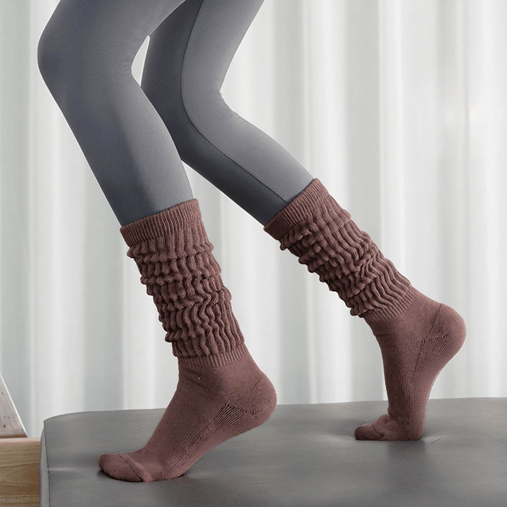 4/3/2/1 Pairs Women's Autumn/Winter Thickened Thermal Lined Knee High Socks, Cushioned Sole, Warm Fuzzy Crew Socks, Mid-Calf Socks, Over-The-Knee Socks, Calf Socks, Slouch Socks, Ribbed Socks, Indoor Yoga/Pilates Non-Slip Socks, Solid Color Sports Socks